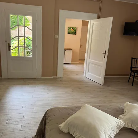 ベッド・アンド・ブレックファスト 